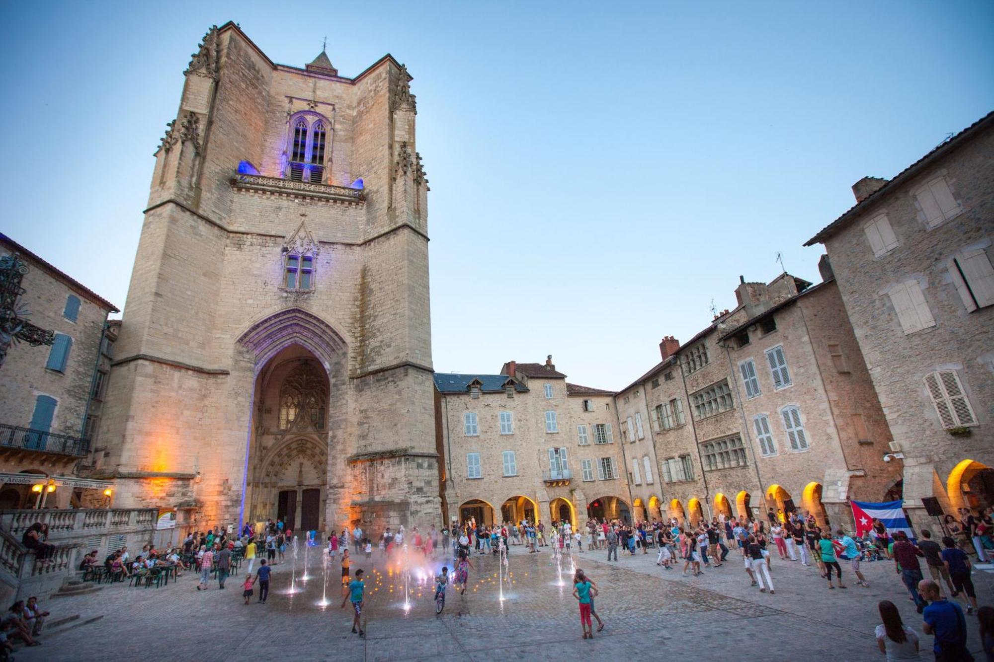 L'Indus 3 Etoiles Wifi, Netflix, Disney, Coeur De Bastide Villefranche-de-Rouergue Bagian luar foto